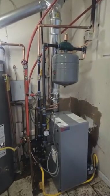 New boiler with expansion tank and near-boiler piping
